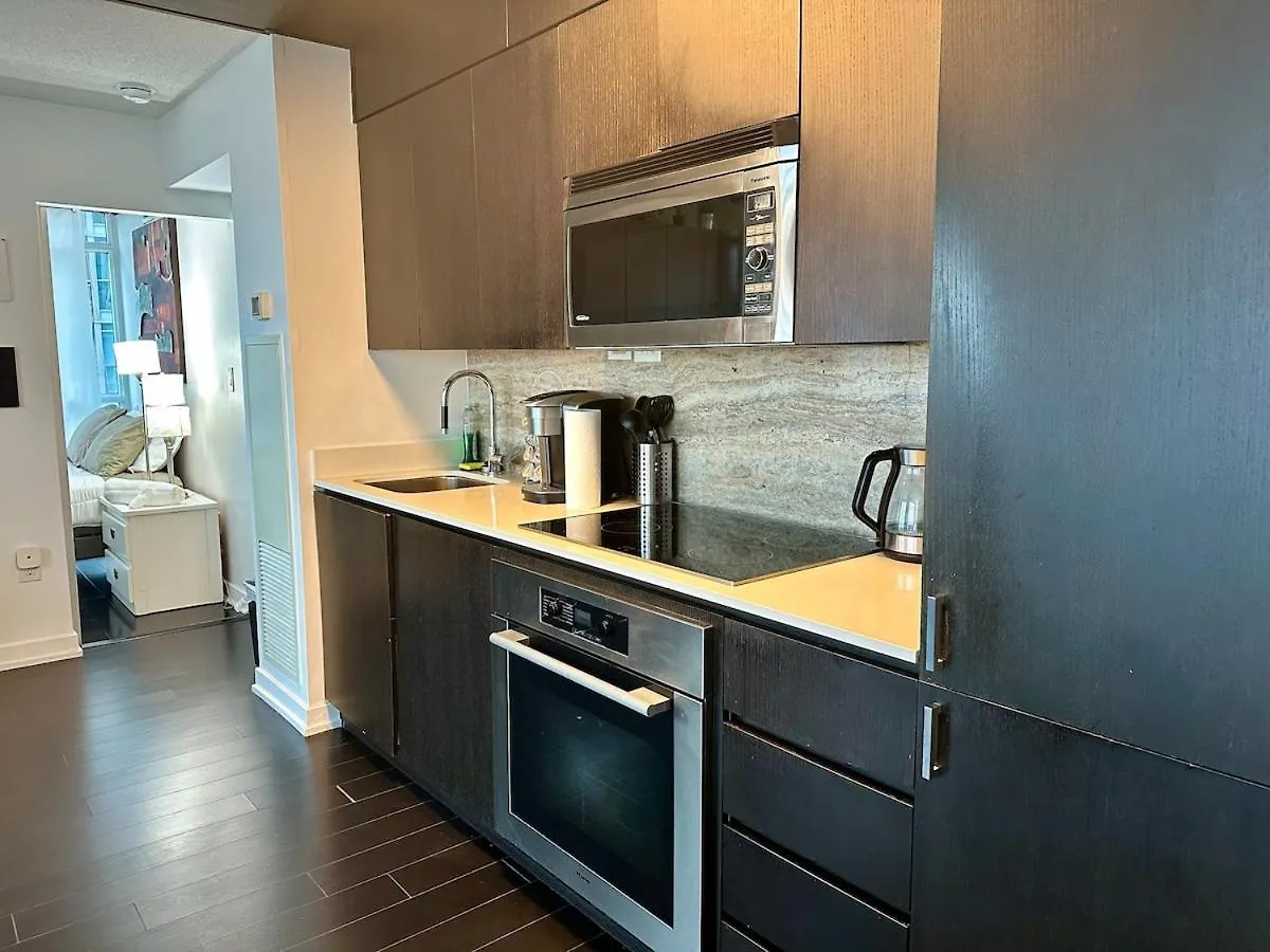 Luxury Lakeview 2Bdrms & 2Baths With Parking Toronto Canada