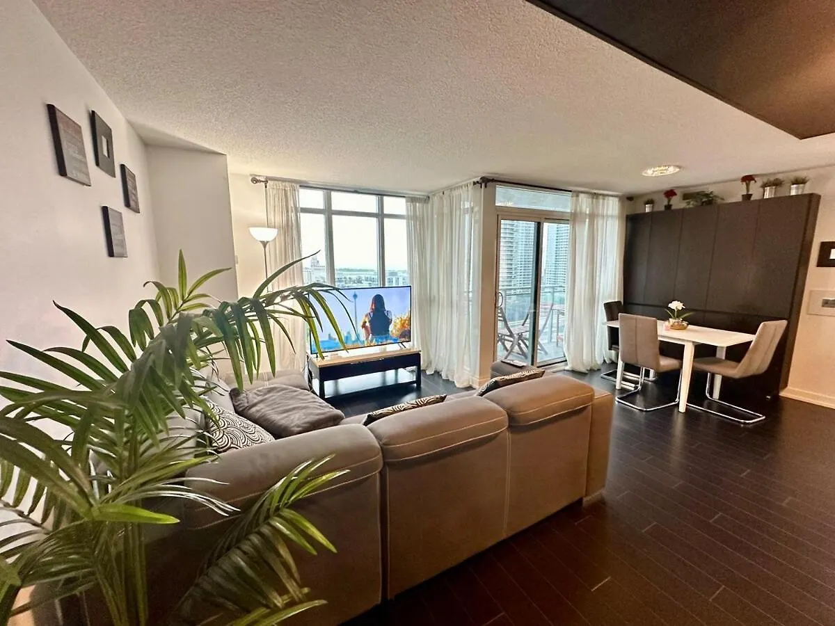 Apartment Luxury Lakeview 2Bdrms & 2Baths With Parking Toronto
