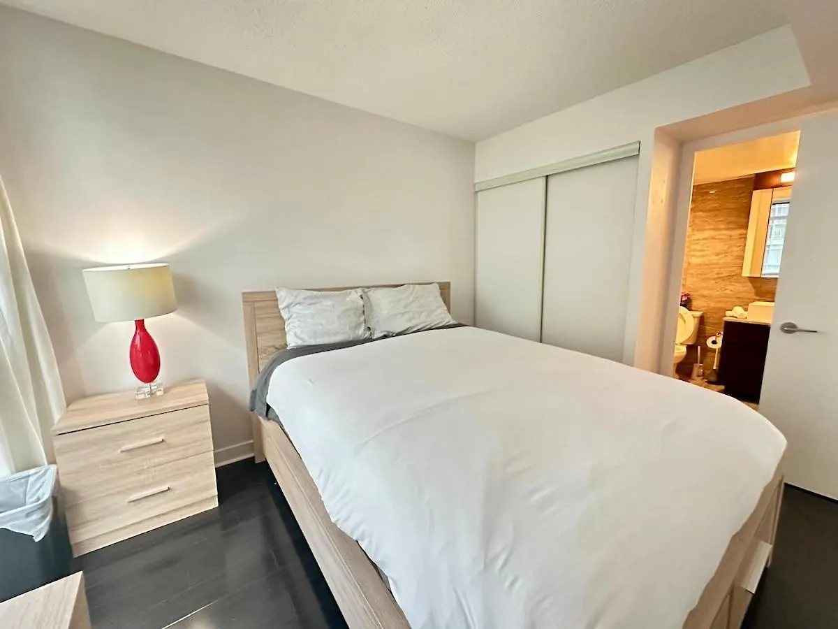 Luxury Lakeview 2Bdrms & 2Baths With Parking Toronto Canada