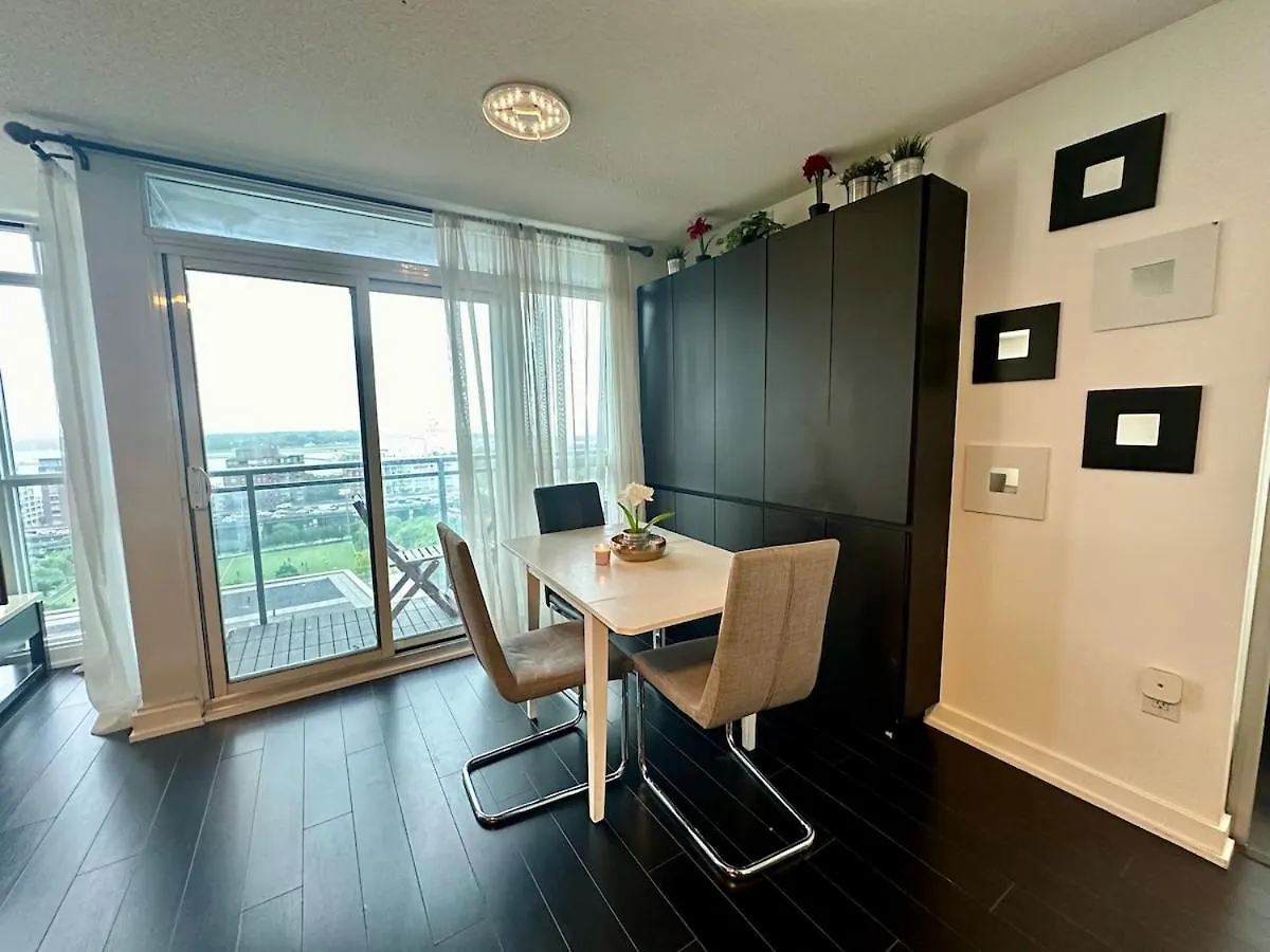 Luxury Lakeview 2Bdrms & 2Baths With Parking Toronto