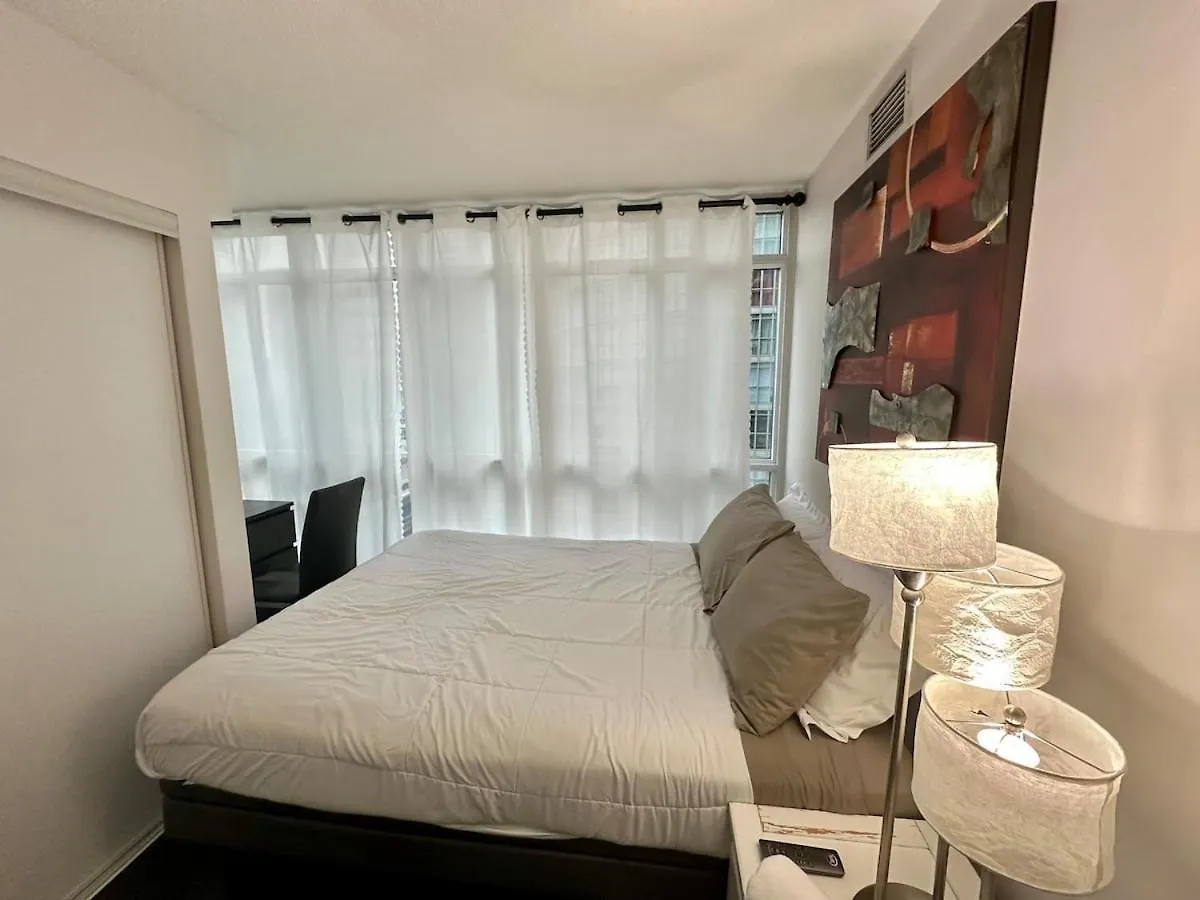 Luxury Lakeview 2Bdrms & 2Baths With Parking Toronto