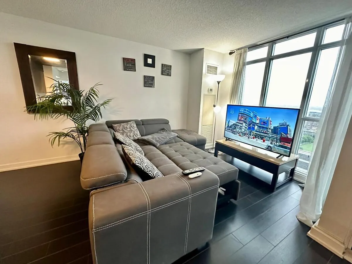 Luxury Lakeview 2Bdrms & 2Baths With Parking Toronto 0*,