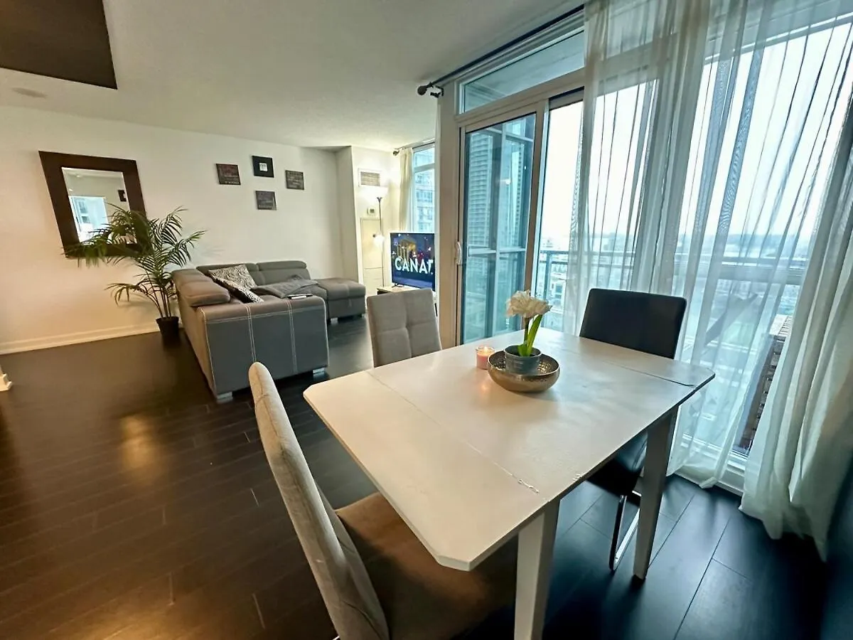 Apartment Luxury Lakeview 2Bdrms & 2Baths With Parking Toronto